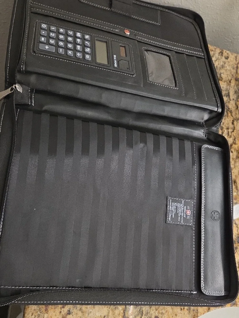 Wenger Swiss Folio Binder Notebook Organizer Black Zippered Closure w Calculator